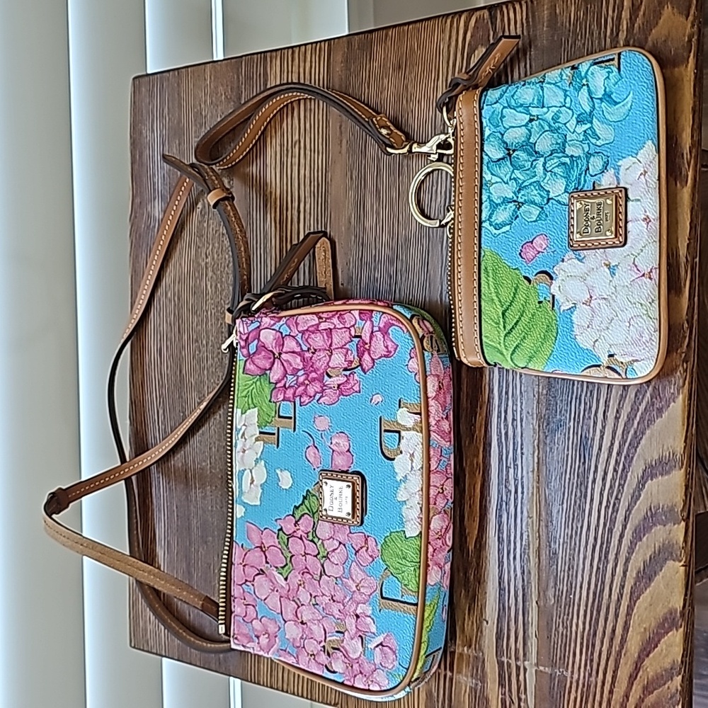 Dooney & Bourke Wristlet & Coin Purse